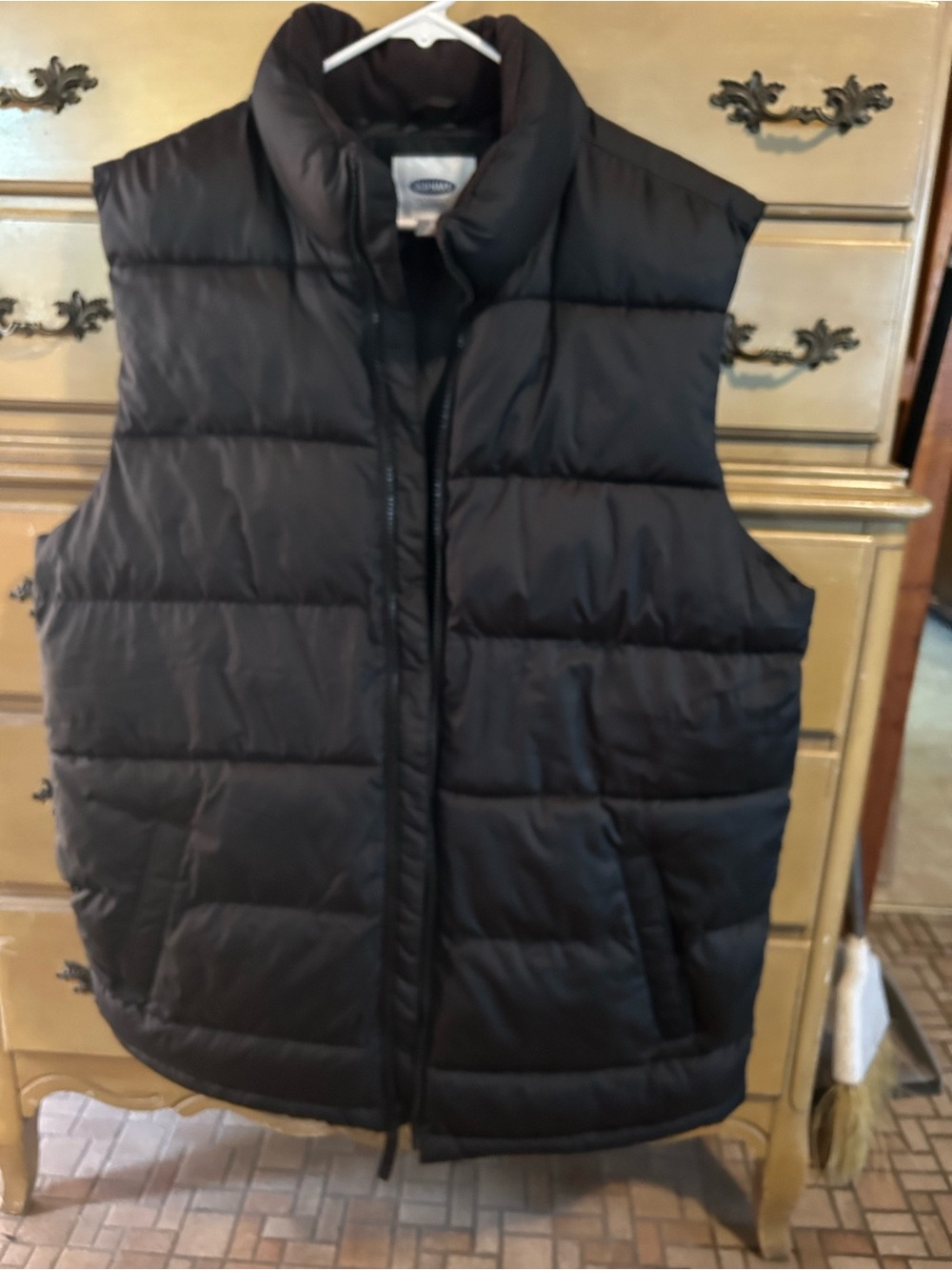 Man’s Old Navy Black Quilted Puffer Vest